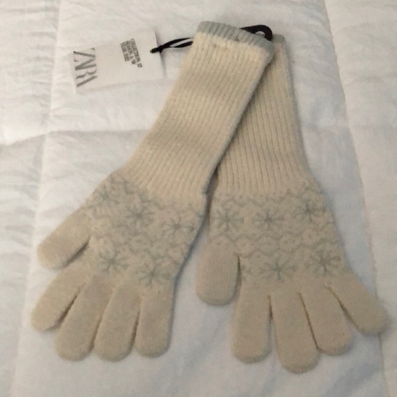 Zara Jacquard Knit White Long Gloves Pale Blue Snowflake Pattern Size S NWT - Picture 3 of 16